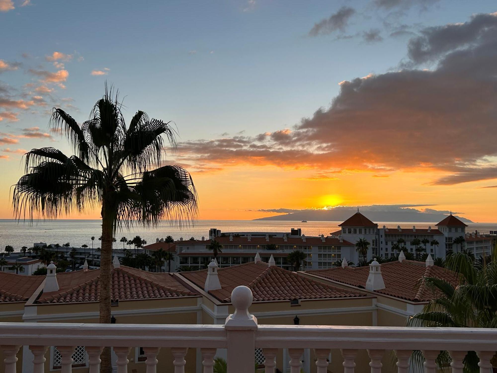 Playa Del Duque-Amazing Views 2 Bedroom Costa Adeje (Tenerife) Exterior foto